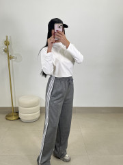 Pantalon felpa rayas laterales gris claro