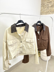 chaqueta crop combinada cuello polipiel