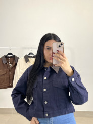 chaqueta crop combinada cuello polipiel