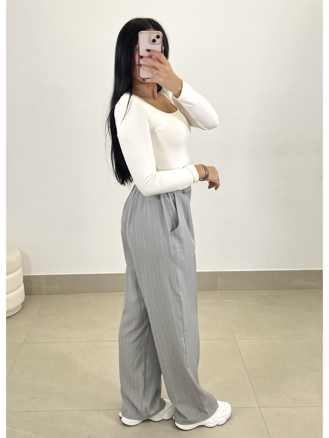 Pantalon raya diplomática gris