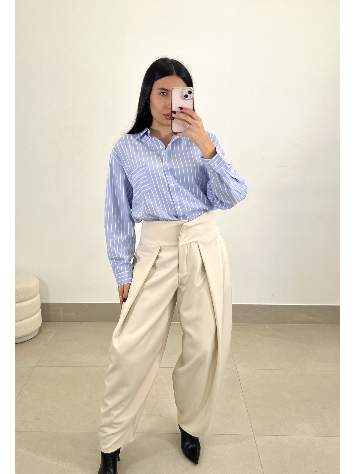 Pantalon ancho pinzas tipo barrel beige