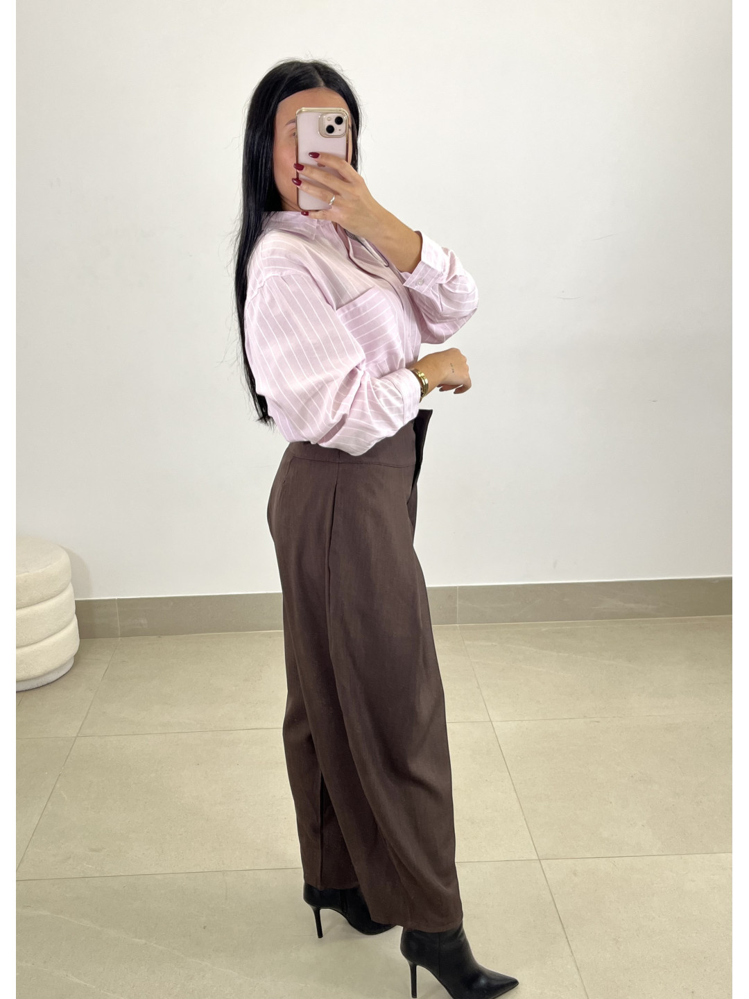 Pantalon ancho pinzas tipo barrel marron