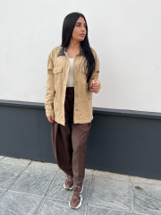 Pantalon ancho pinzas tipo barrel marron