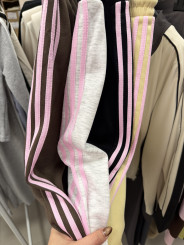 Pantalon felpa raya rosa