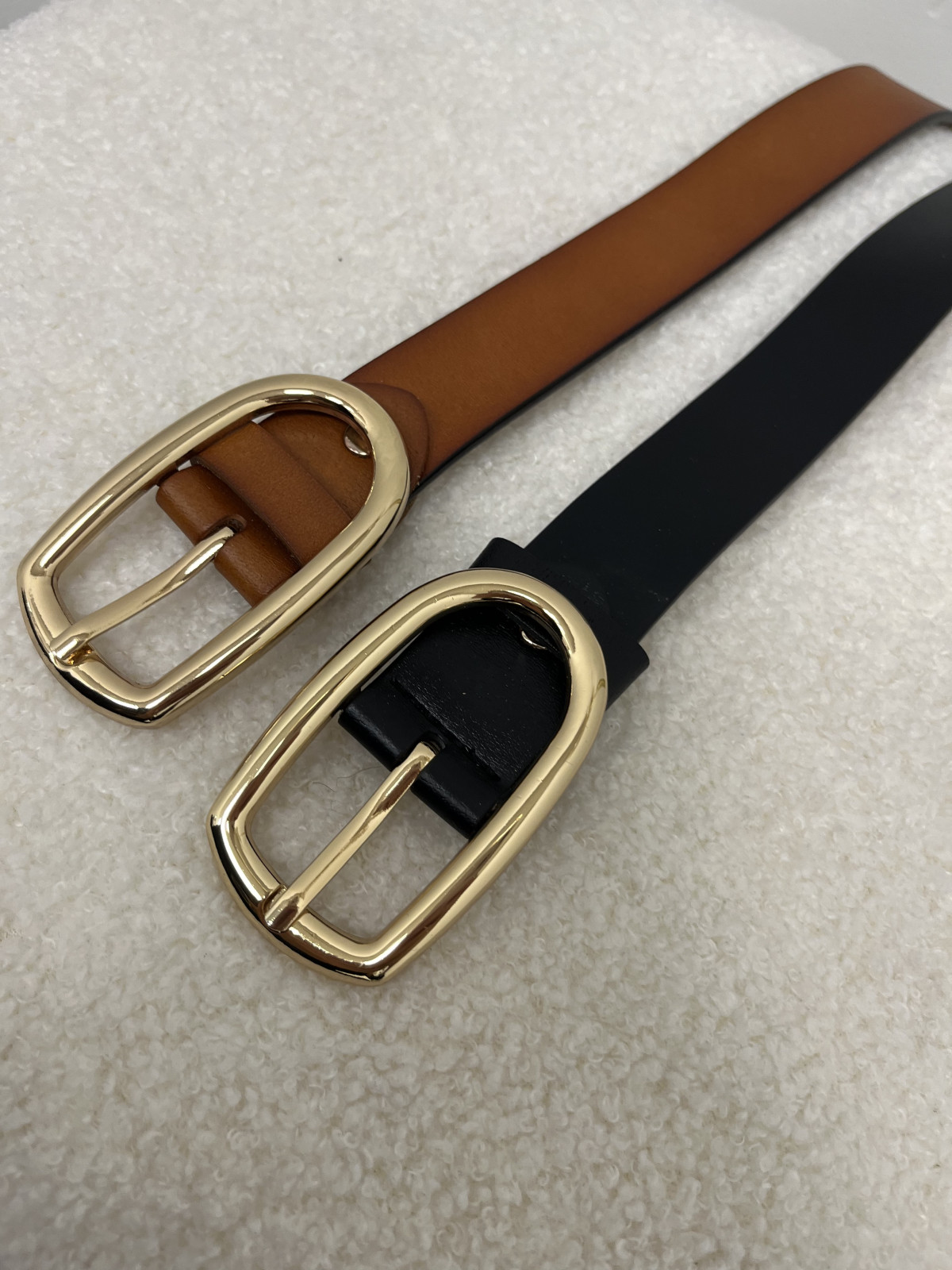 Cinturon hebilla dorada ovalada