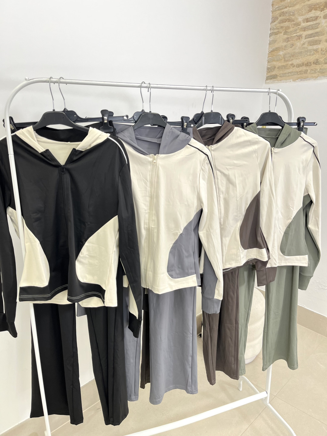 Conjunto deportivo m606