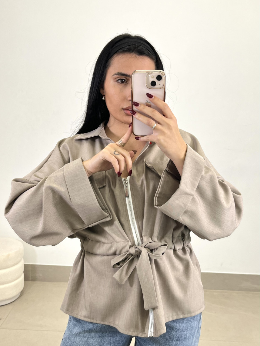 Chaqueta fruncida topo