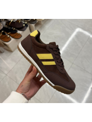 Deportivas terciopelo marron/amarilla