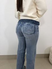 Vaquero straight fit detalle estrella