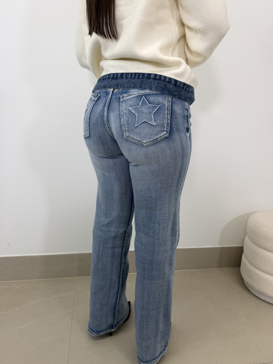 Vaquero straight fit detalle estrella