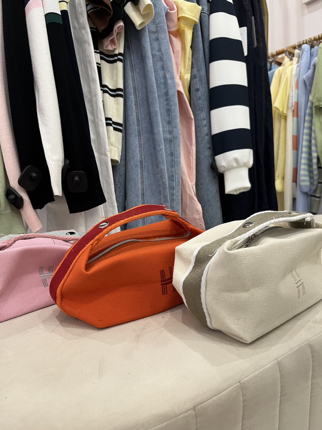 Neceser cuadrado tipo H