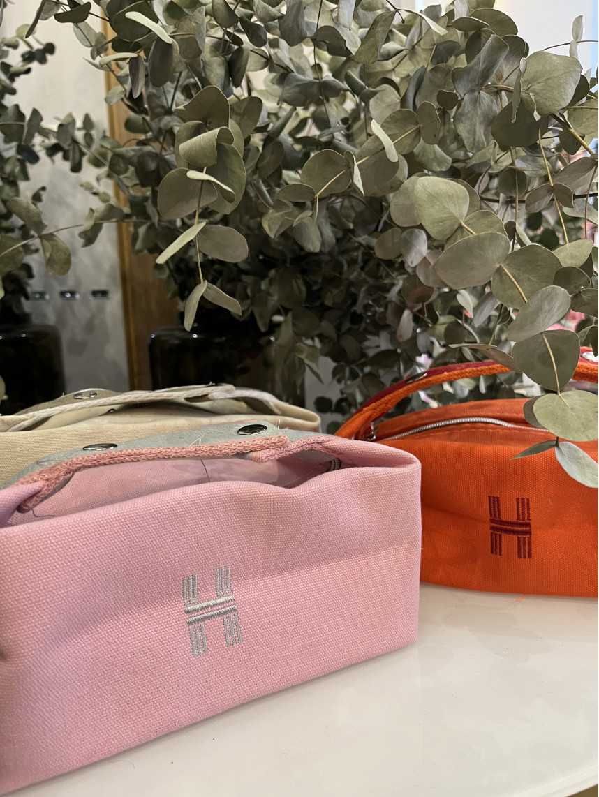 Neceser cuadrado tipo H