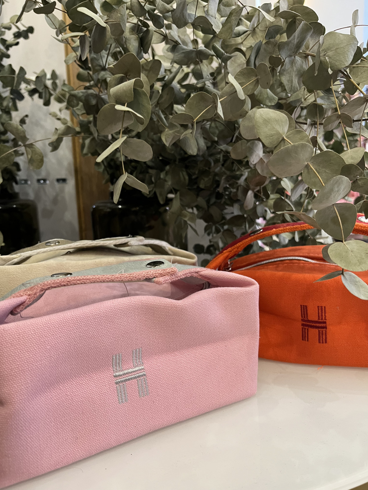 Neceser cuadrado tipo H