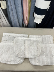 Neceser perforado blanco