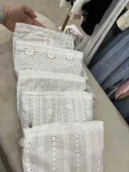 Neceser perforado blanco