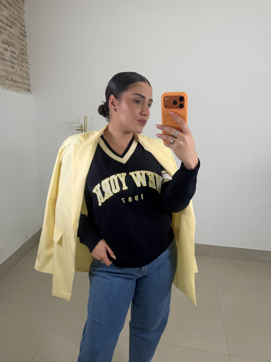 Jersey escote pico new york azul/amarillo