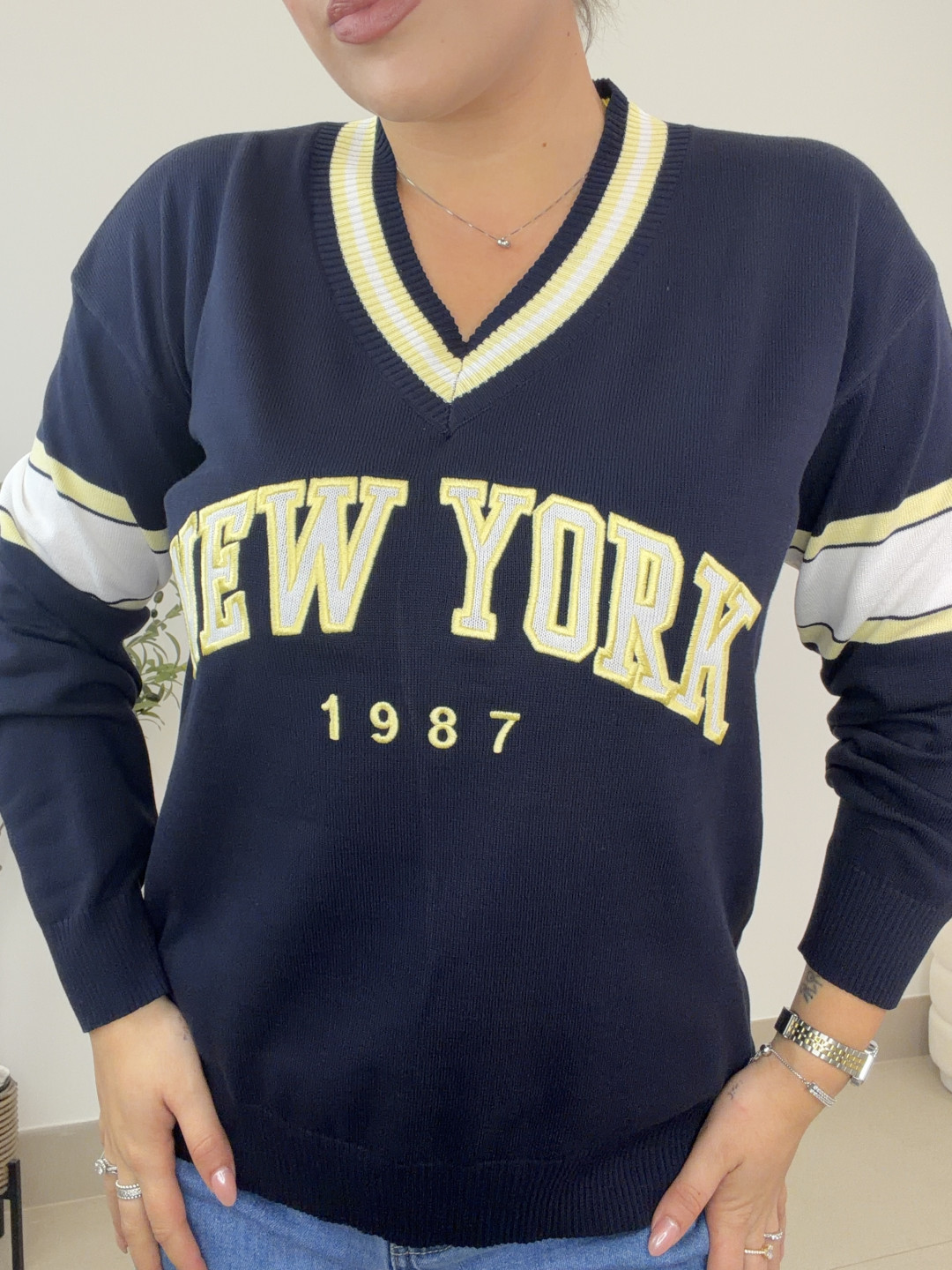 Jersey escote pico new york azul/amarillo