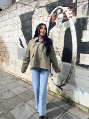 Chaqueta estilo gabardina capucha verde