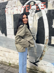 Chaqueta estilo gabardina capucha verde