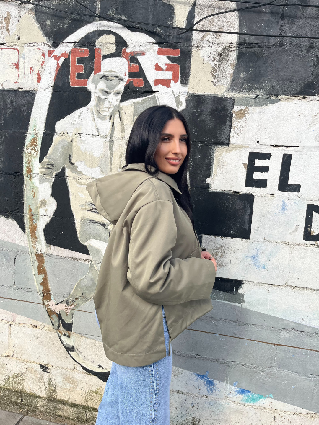 Chaqueta estilo gabardina capucha verde