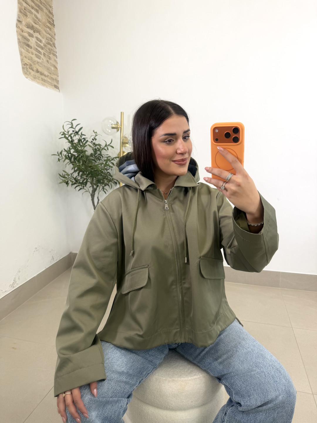 Chaqueta estilo gabardina capucha verde