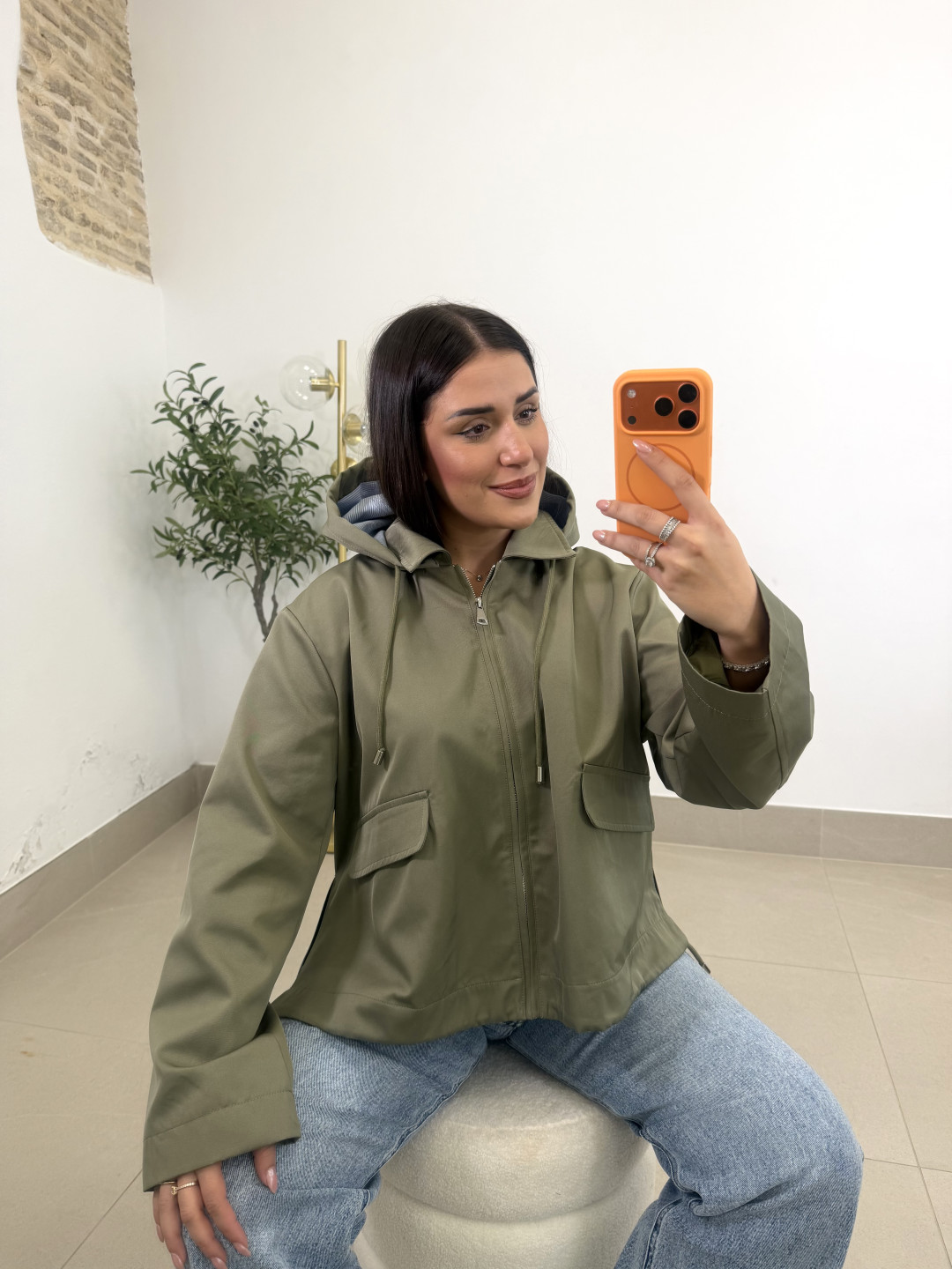 Chaqueta estilo gabardina capucha verde