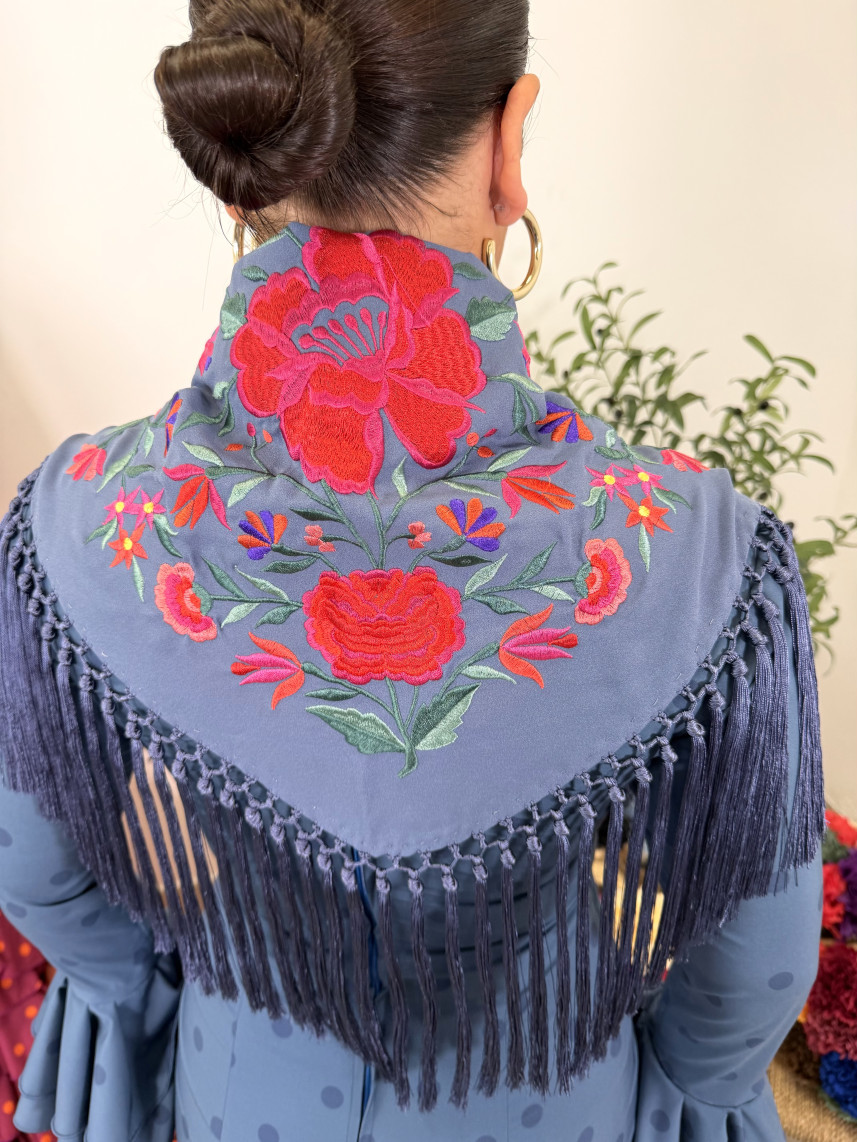 Mantón seda ducado flores rojas 2