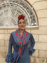 Mantón seda ducado flores rojas 2