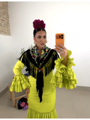 Manton negro con flor limas