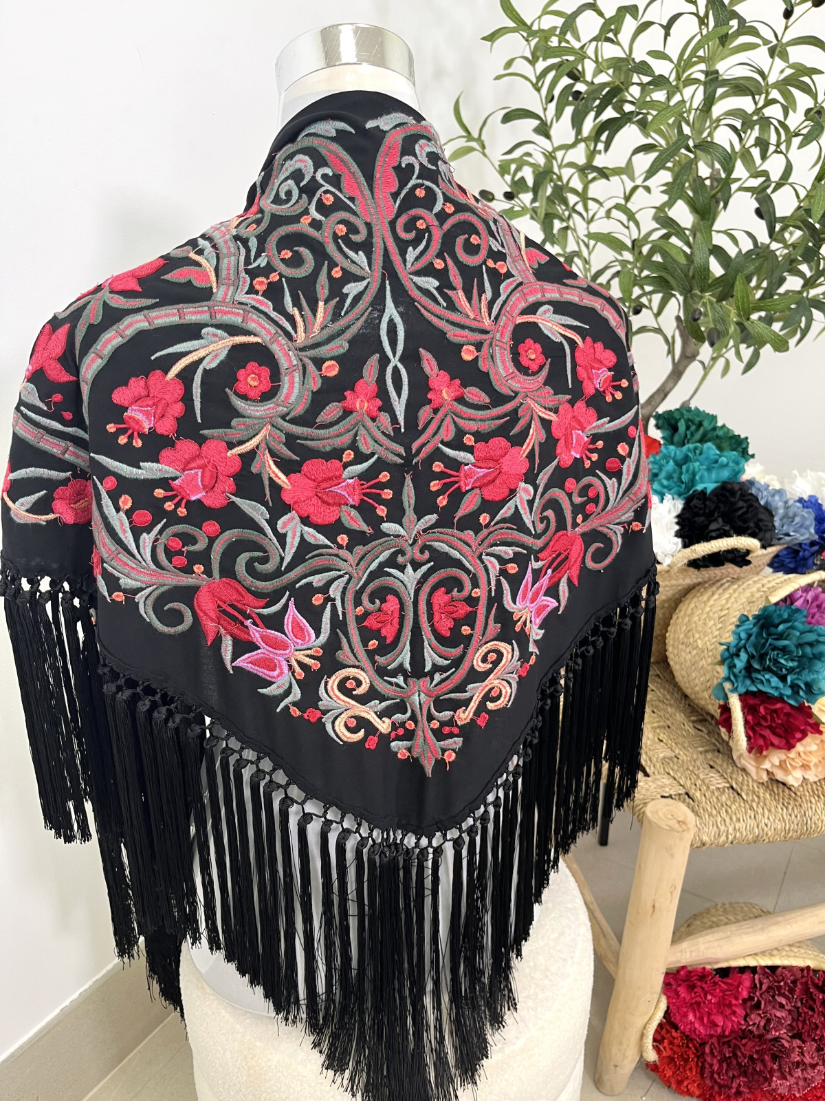 Mantón negro/coral 1