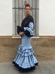 Mantón negro bordado negro 1