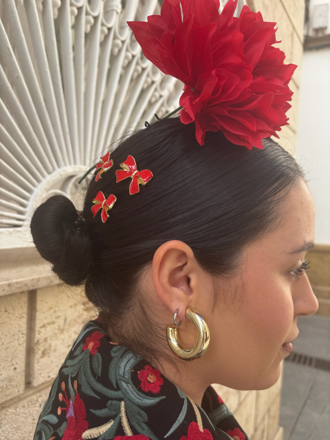 Argolla dorada gruesa