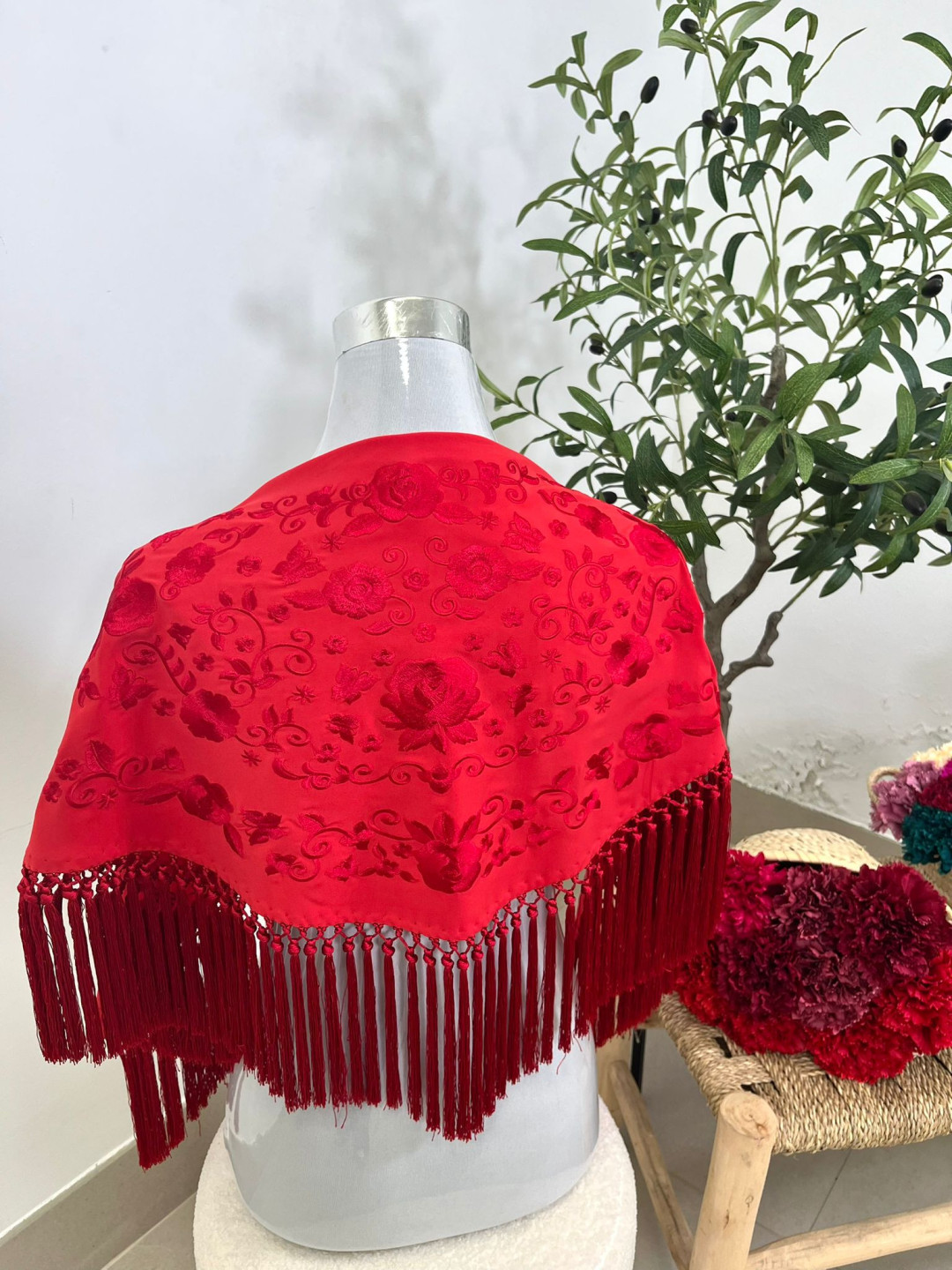 manton niña bordado liso rojo