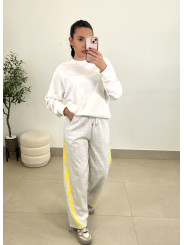 Pantalon felpa raya amarilla gris claro