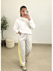 Pantalon felpa raya amarilla gris claro