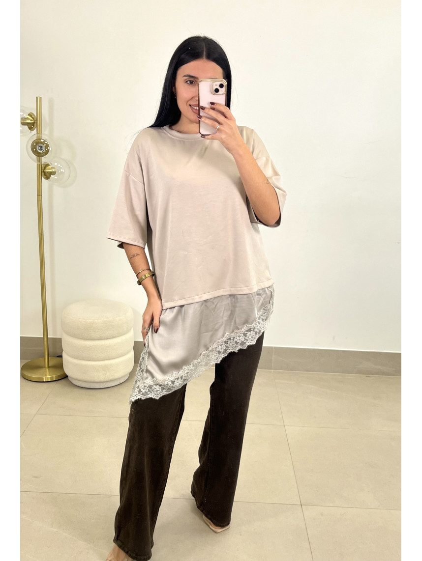 CAMISETA DETALLE ENCAJE ASIMETRICO topo