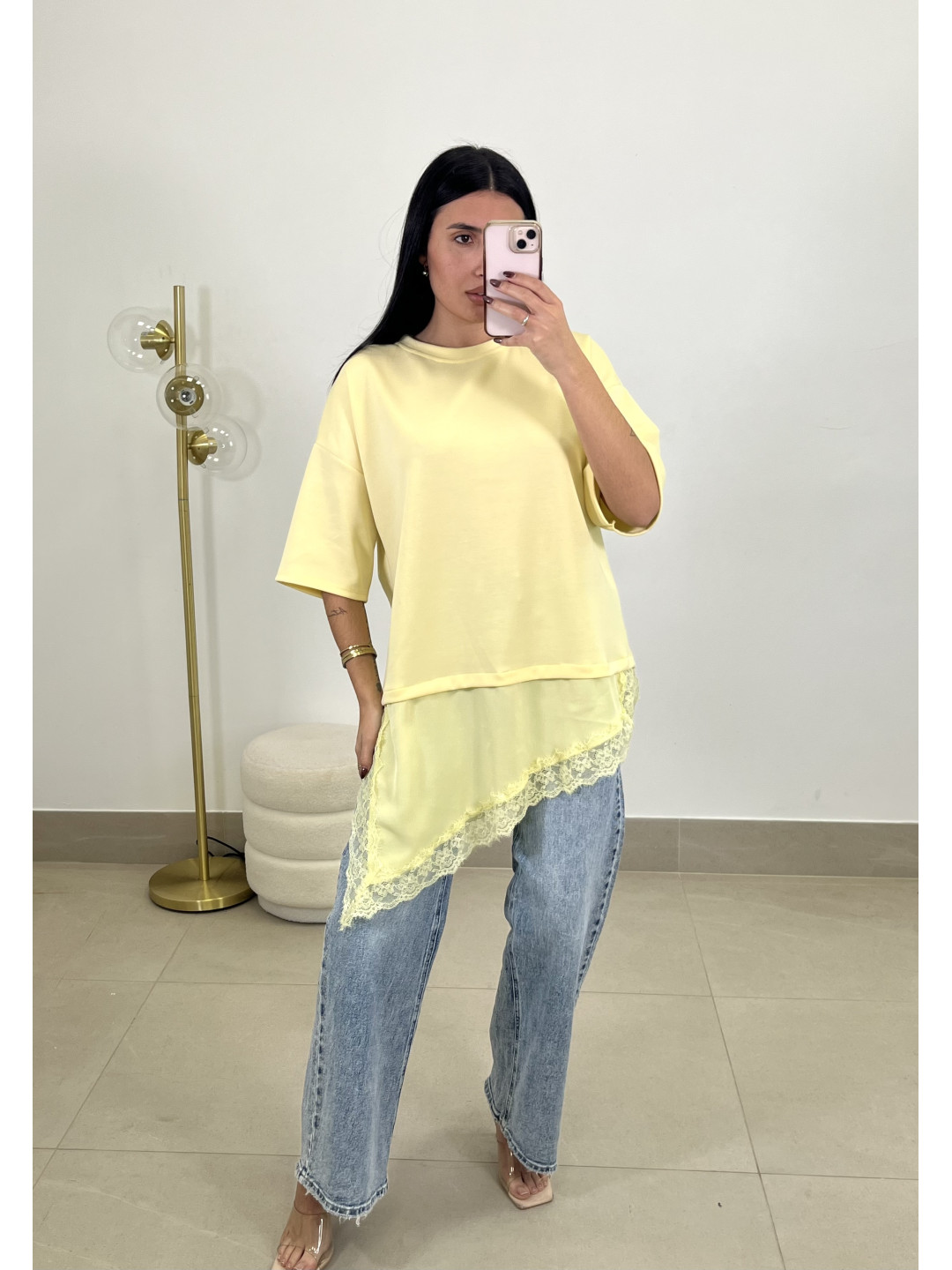 CAMISETA DETALLE ENCAJE ASIMETRICO amarillo