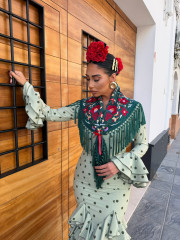 Vestido Sevilla verde empolvado lunar verde oscuro