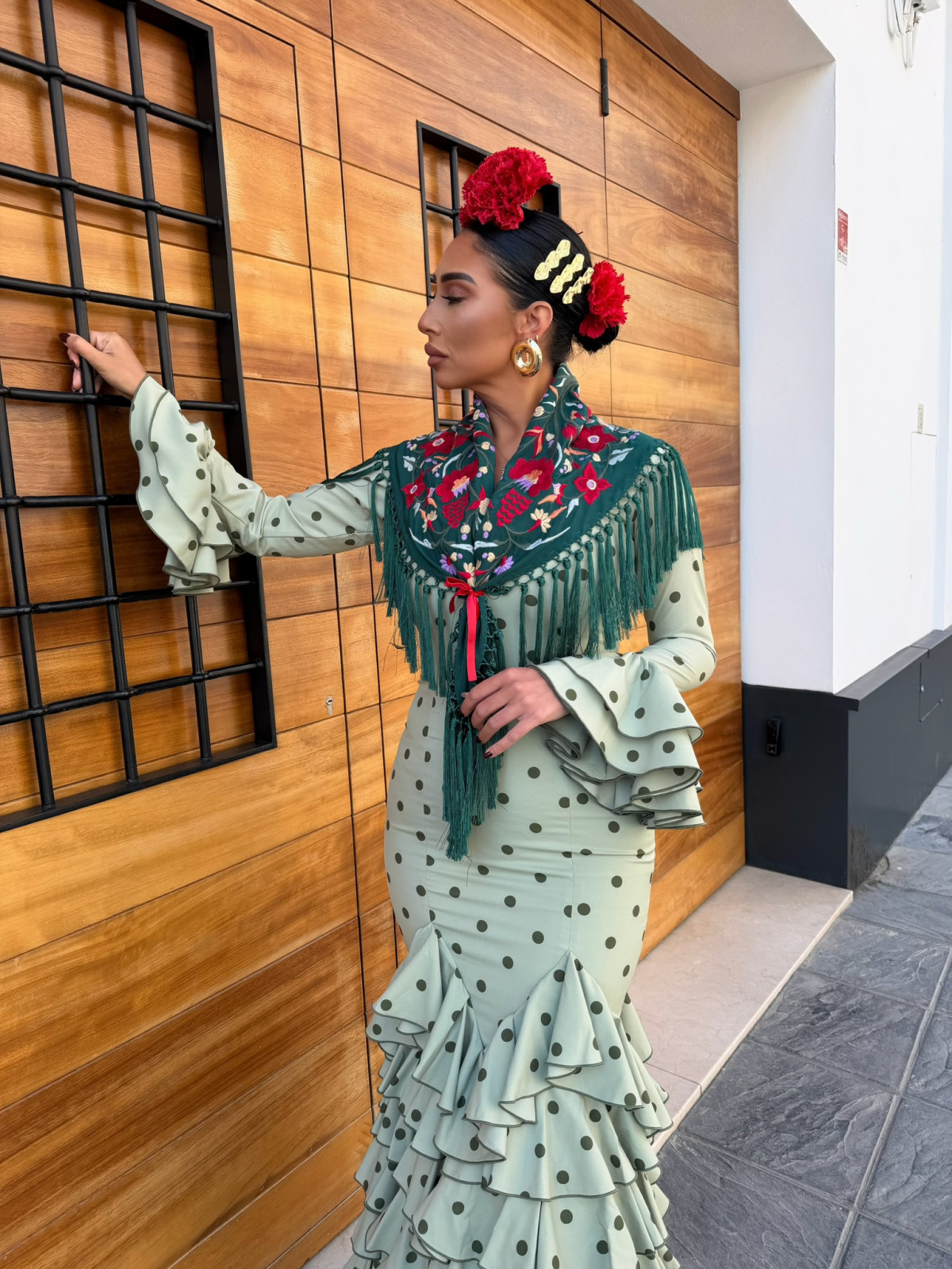 Vestido Sevilla verde empolvado lunar verde oscuro