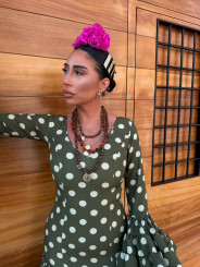 Vestido Coria verde oliva lunar verde empolvado