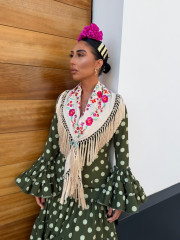 Vestido Coria verde oliva lunar verde empolvado