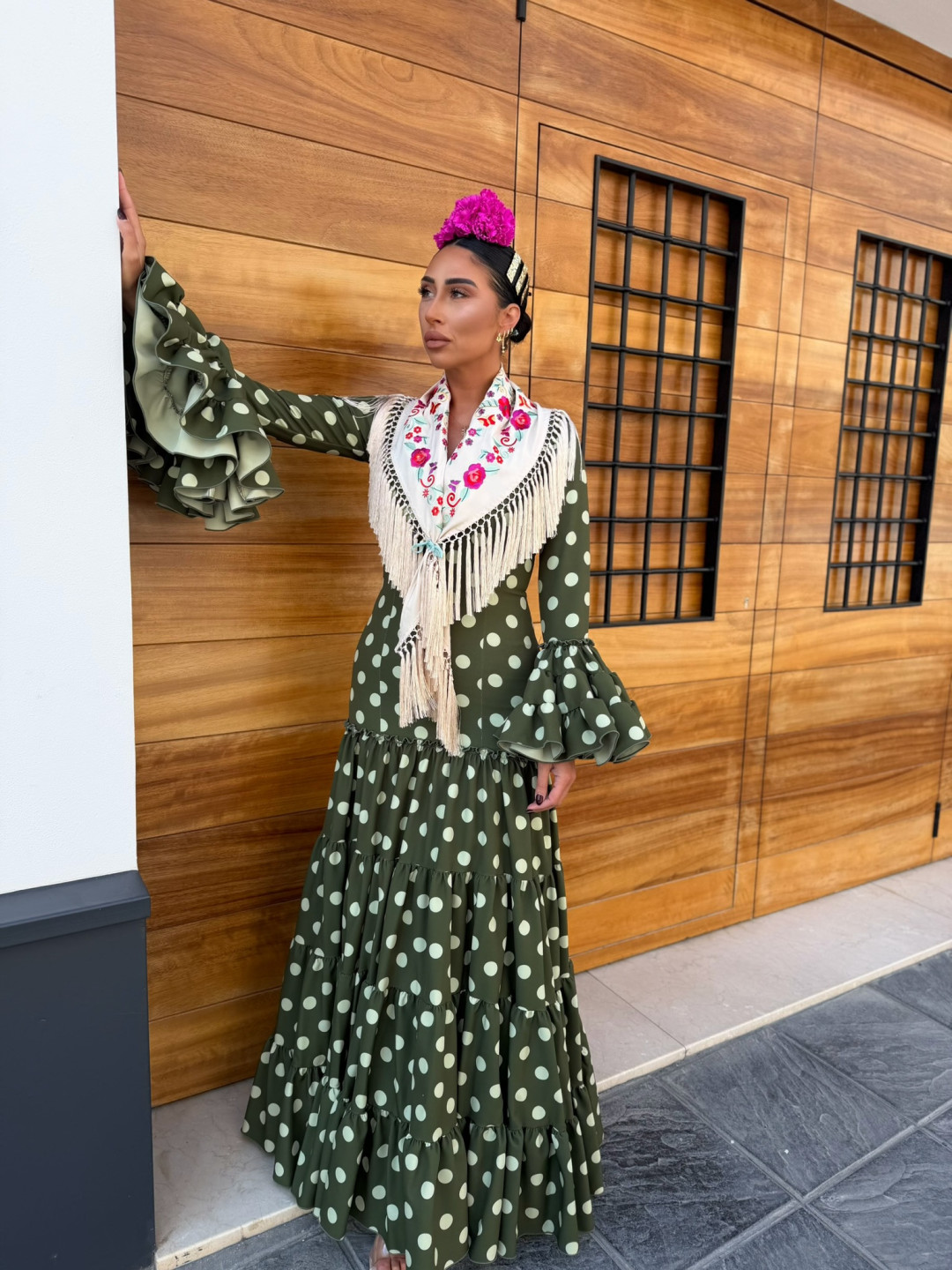 Vestido Coria verde oliva lunar verde empolvado