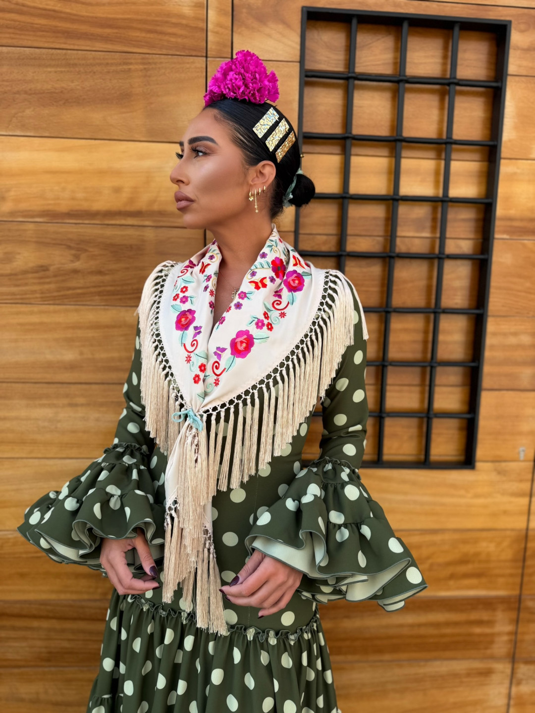 Vestido Coria verde oliva lunar verde empolvado