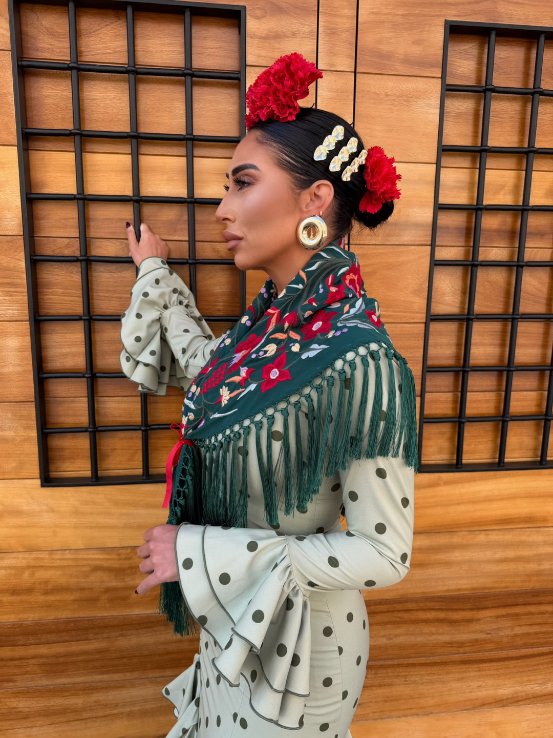 peina hoja grande dorada