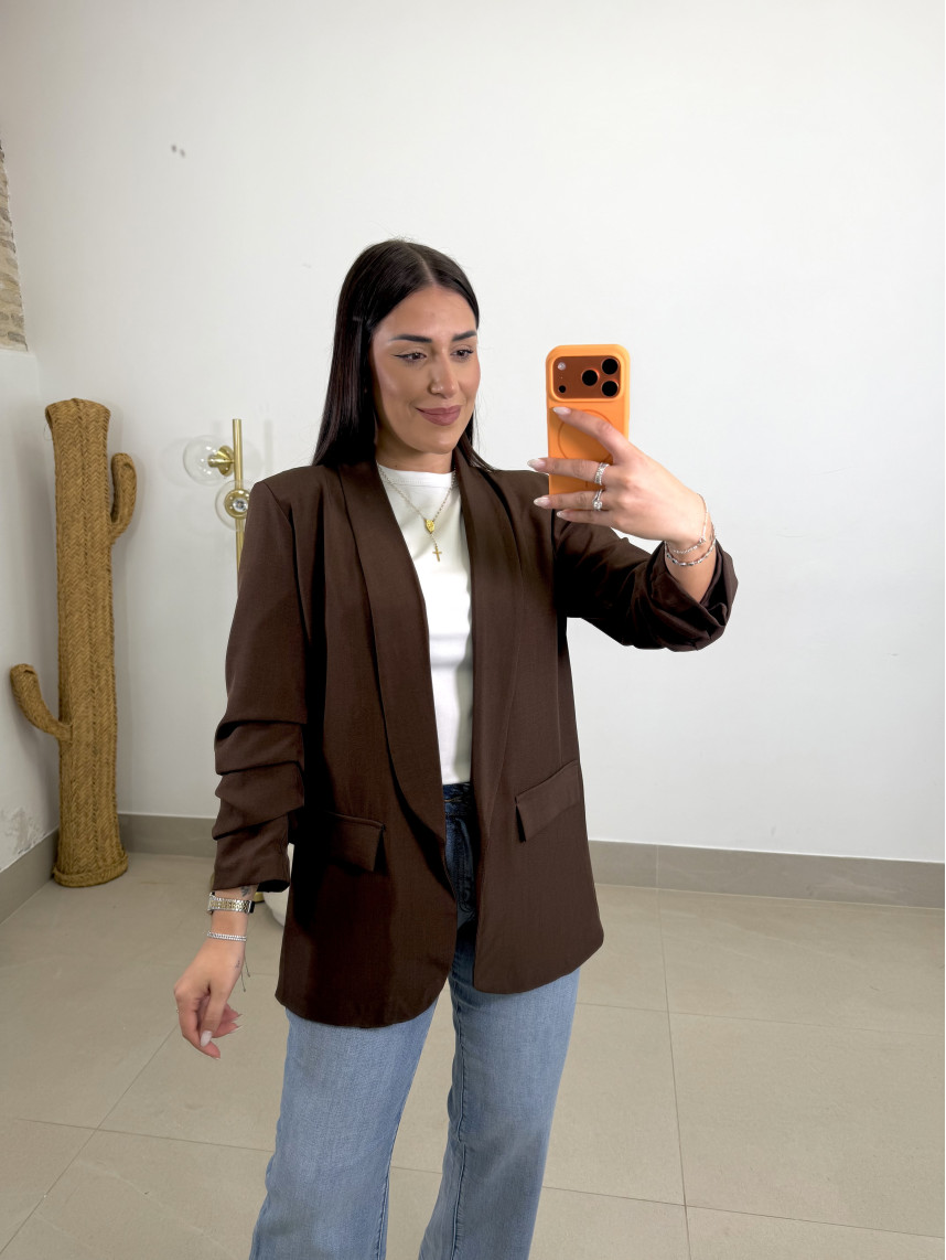 Blazer basica manga fruncida marrón