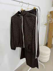 Conjunto animal print deportivo