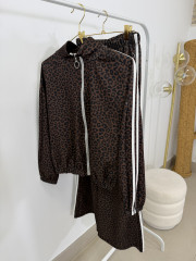 Conjunto animal print deportivo