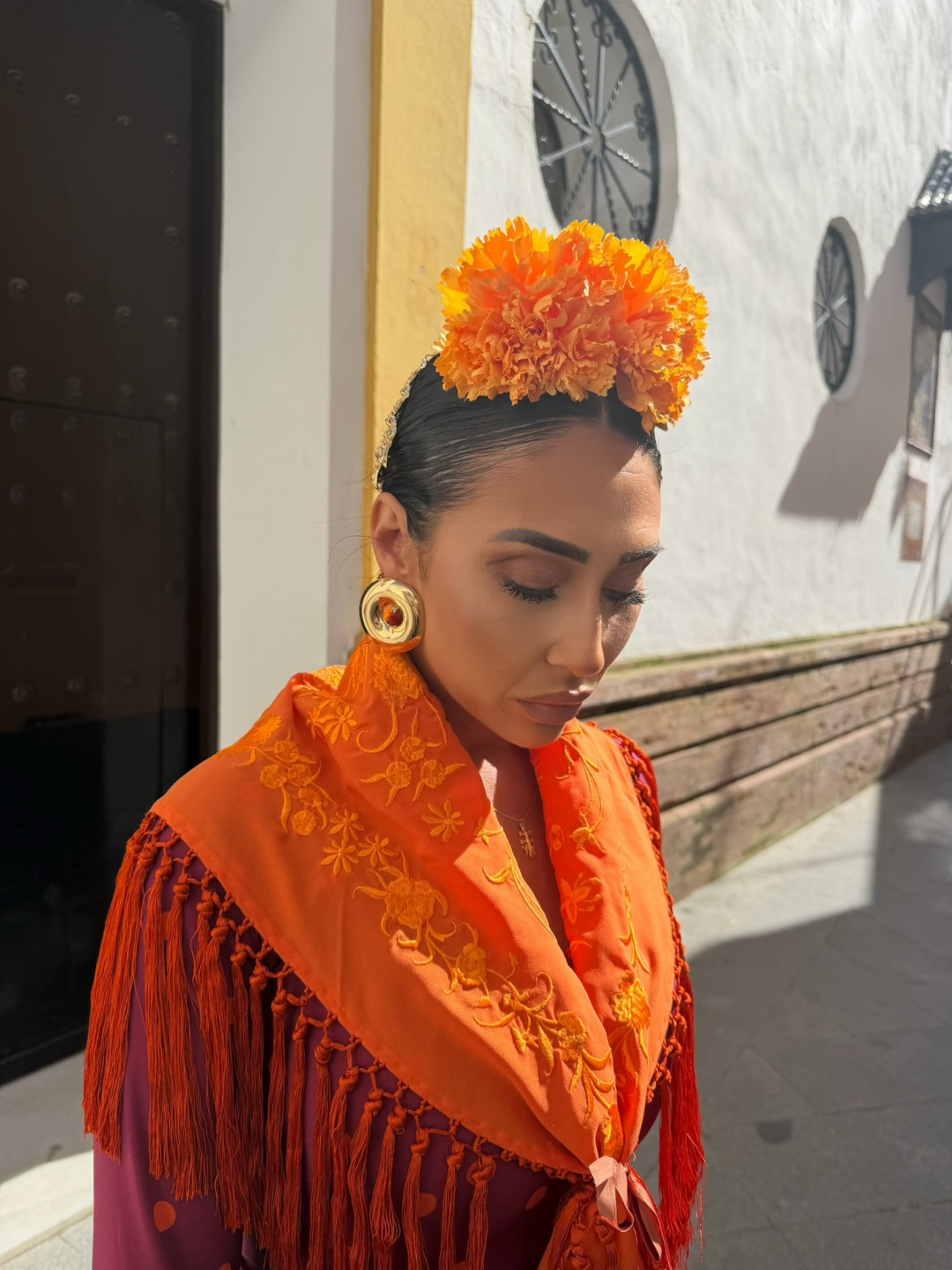 Manton bordado unicolor naranja