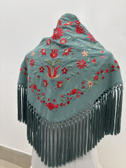 Manton rocio bordado empolvado