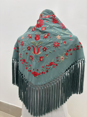 Manton rocio bordado empolvado